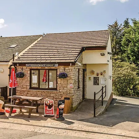 Hillcroft Park פארק נופש *